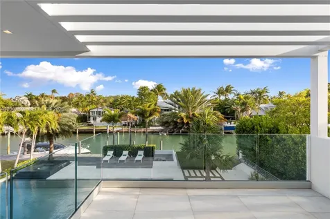 120 Knollwood Drive Key Biscayne FL 33149