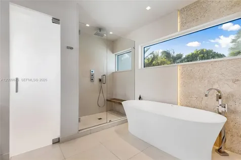 120 Knollwood Drive Key Biscayne FL 33149