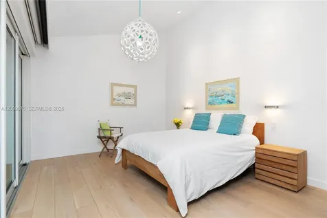 120 Knollwood Drive Key Biscayne FL 33149