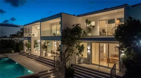 120 Knollwood Drive Key Biscayne FL 33149