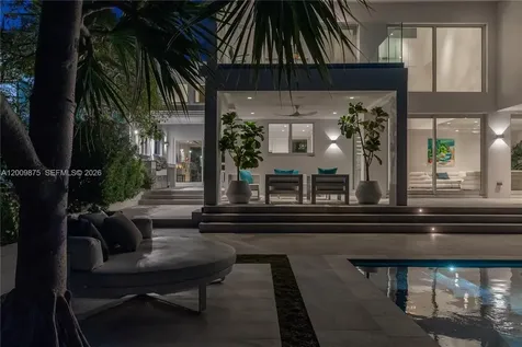 120 Knollwood Drive Key Biscayne FL 33149