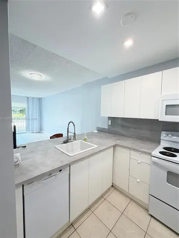 16465 NE 22nd Avenue North Miami Beach FL 33160