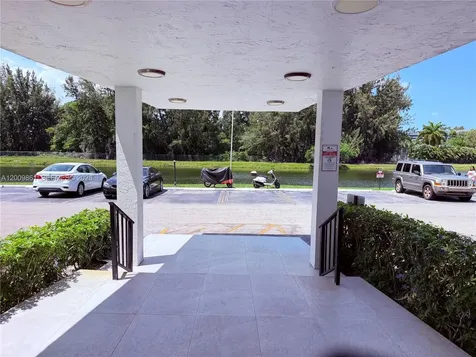 16465 NE 22nd Avenue North Miami Beach FL 33160