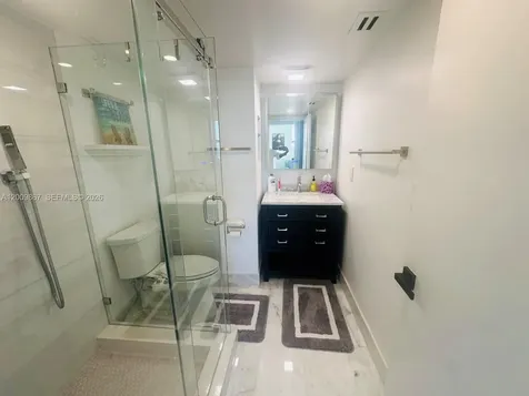 2555 Collins Avenue Miami Beach FL 33140