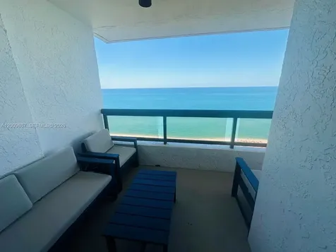 2555 Collins Avenue Miami Beach FL 33140