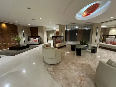 2555 Collins Avenue Miami Beach FL 33140