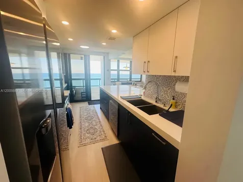 2555 Collins Avenue Miami Beach FL 33140