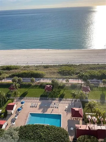 2555 Collins Avenue Miami Beach FL 33140