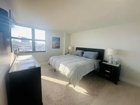 2555 Collins Avenue Miami Beach FL 33140