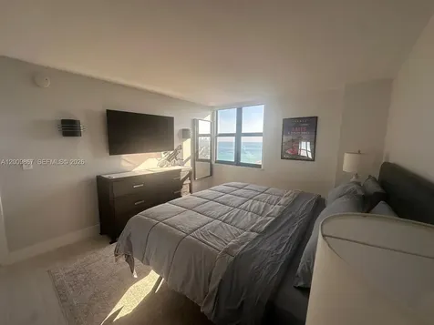 2555 Collins Avenue Miami Beach FL 33140