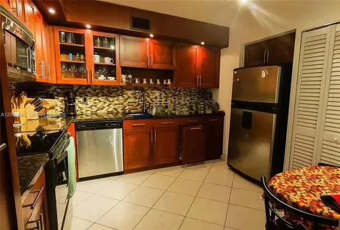 2802 N 46 Avenue Hollywood FL 33021