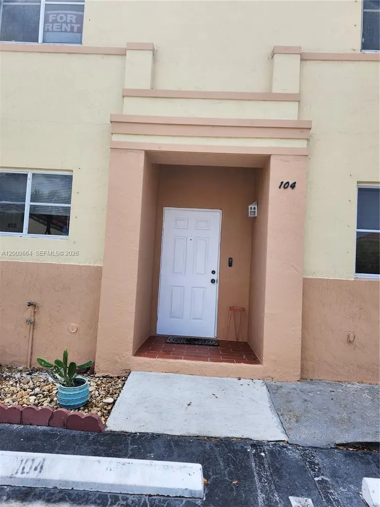 312 NW 114th Avenue Sweetwater FL 33172