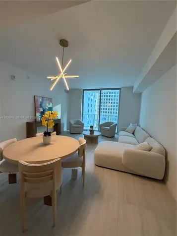 77 SE 5th Street Miami FL 33131