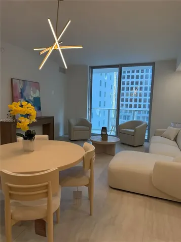 77 SE 5th Street Miami FL 33131