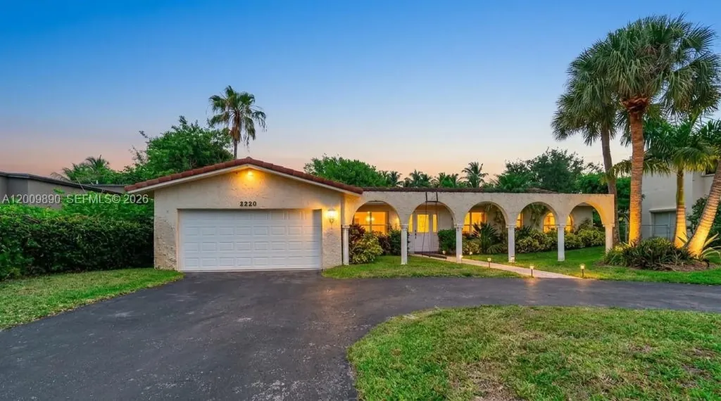 620 Lake Dasha Circle Plantation FL 33324