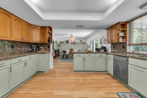 620 Lake Dasha Circle Plantation FL 33324