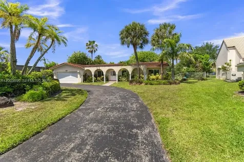 620 Lake Dasha Circle Plantation FL 33324