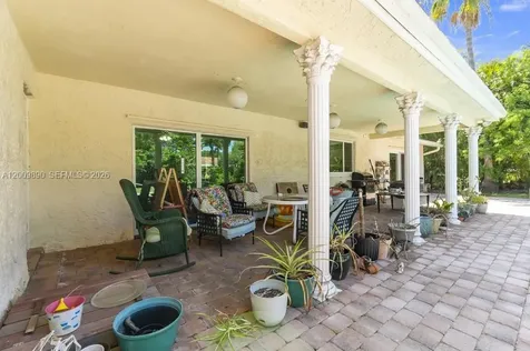 620 Lake Dasha Circle Plantation FL 33324