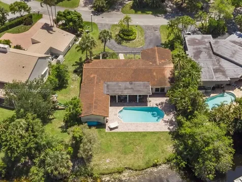 620 Lake Dasha Circle Plantation FL 33324
