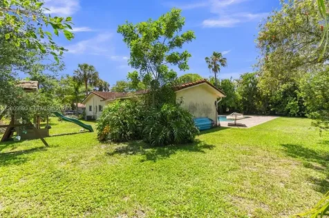 620 Lake Dasha Circle Plantation FL 33324