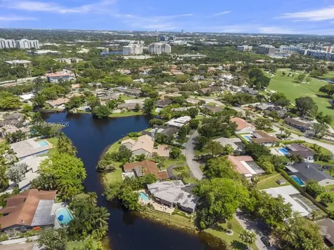 620 Lake Dasha Circle Plantation FL 33324