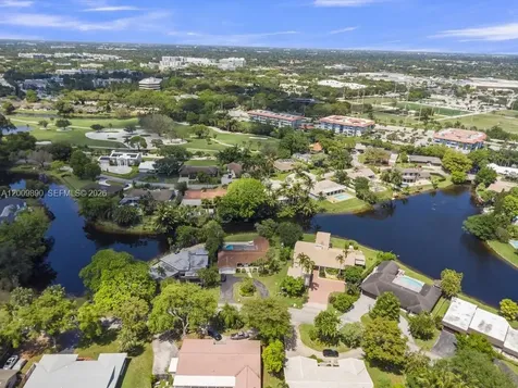 620 Lake Dasha Circle Plantation FL 33324