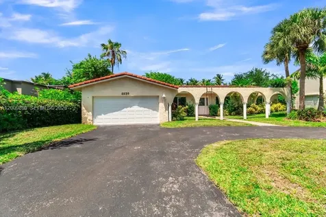 620 Lake Dasha Circle Plantation FL 33324