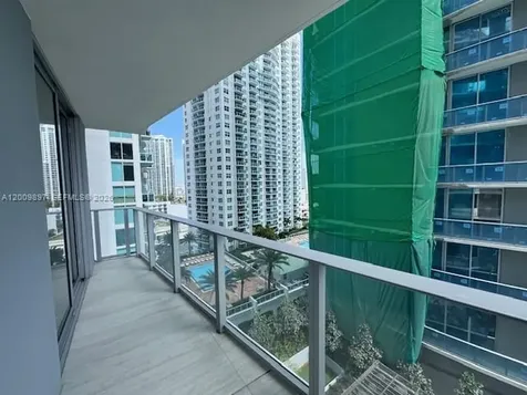 77 SE 5 Street Miami FL 33131