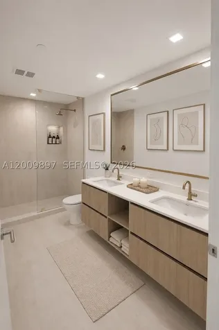 77 SE 5 Street Miami FL 33131
