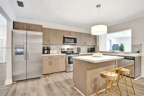 1960 SW 51st Terrace Plantation FL 33317