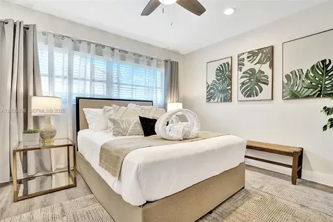 1960 SW 51st Terrace Plantation FL 33317