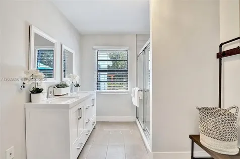 1960 SW 51st Terrace Plantation FL 33317