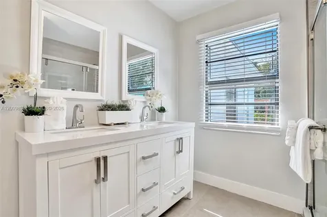 1960 SW 51st Terrace Plantation FL 33317