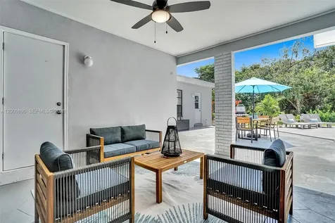 1960 SW 51st Terrace Plantation FL 33317