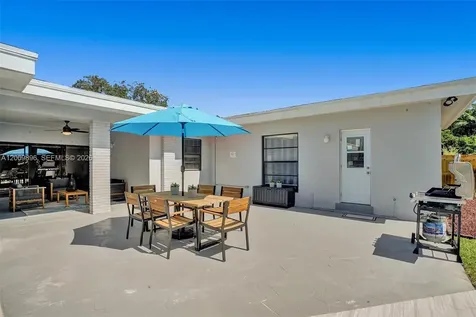1960 SW 51st Terrace Plantation FL 33317