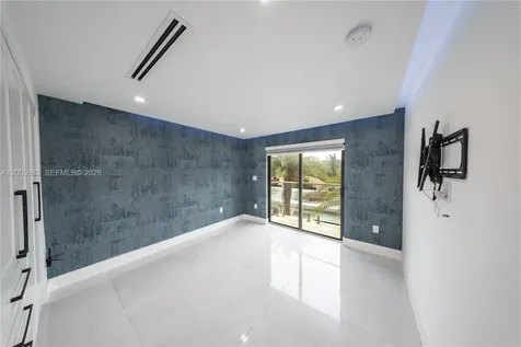 5601 N Ocean Drive Hollywood FL 33019