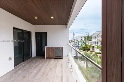 5601 N Ocean Drive Hollywood FL 33019