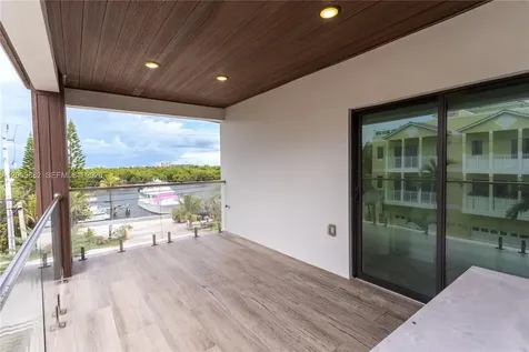 5601 N Ocean Drive Hollywood FL 33019