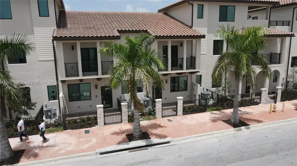 4272 NW 82nd Avenue Doral FL 33166