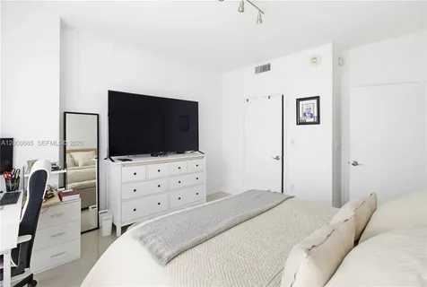 253 NE 2nd Street Miami FL 33132