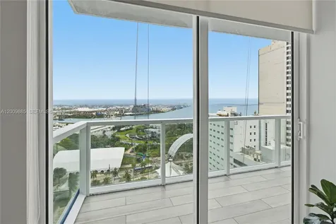 253 NE 2nd Street Miami FL 33132
