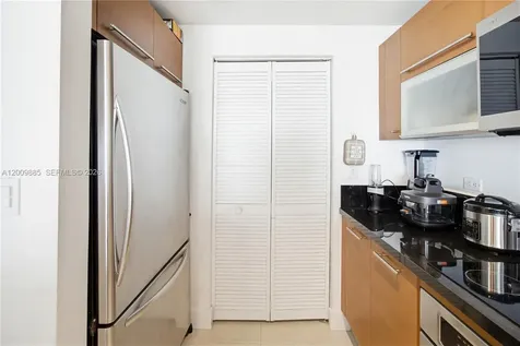 253 NE 2nd Street Miami FL 33132