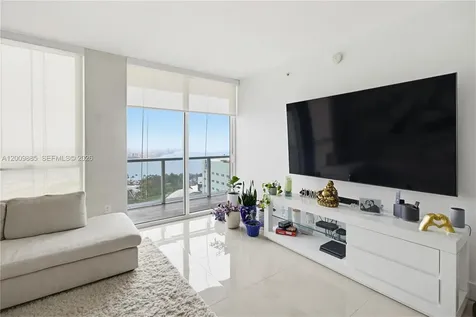 253 NE 2nd Street Miami FL 33132