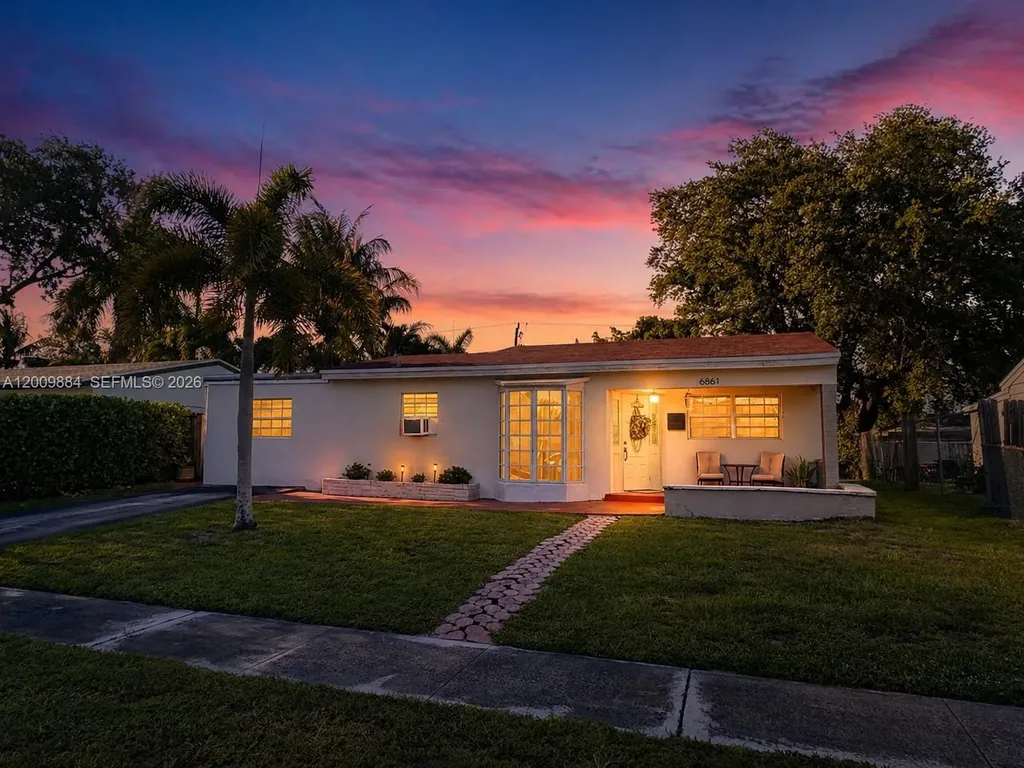 6861 Freedom Street Hollywood FL 33024