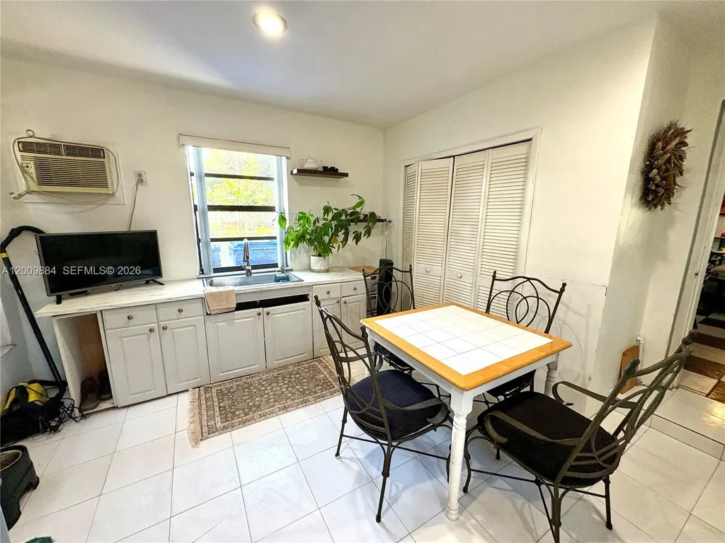 6861 Freedom Street Hollywood FL 33024