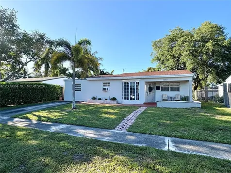 6861 Freedom Street Hollywood FL 33024