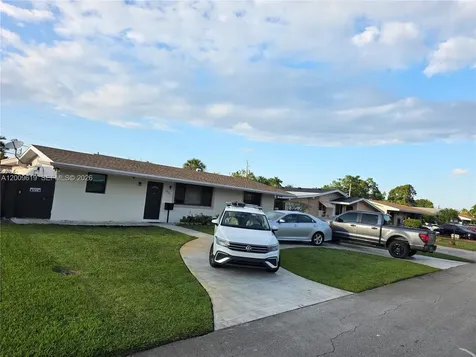 7921 NW 12th Street Pembroke Pines FL 33024