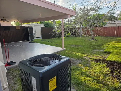 7921 NW 12th Street Pembroke Pines FL 33024