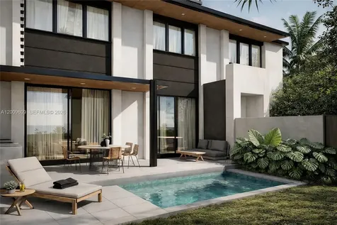 1047 SW 13th Avenue Miami FL 33135