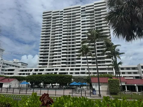2555 Collins Avenue Miami Beach FL 33140